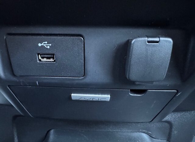 
								2017 Ford F150 Super Cab Pickup **4×4** full									