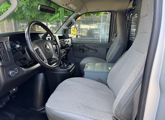 
								2017 Chevrolet Express 2500 Cargo Van full									
