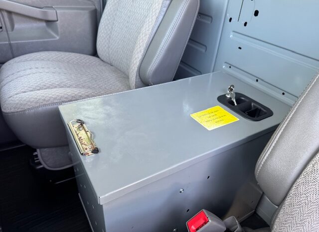 
								2017 Chevrolet Express 2500 Cargo Van full									