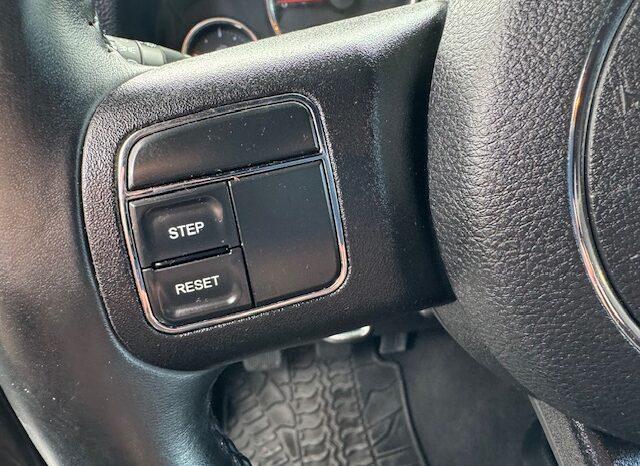 
								2013 Jeep Wrangler Sahara 4×4 full									