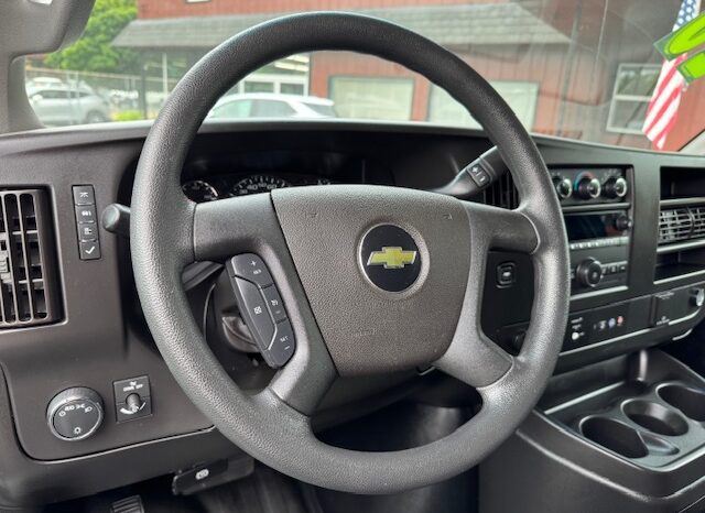 
								2020 Chevrolet Express 2500 Cargo Van full									