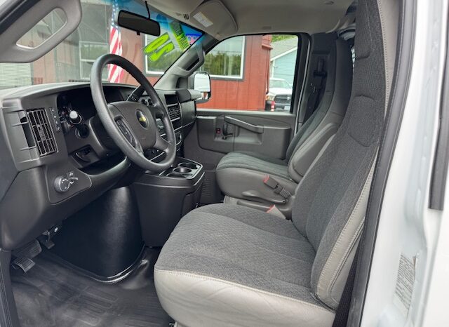 
								2020 Chevrolet Express 2500 Cargo Van full									