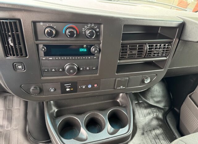 
								2020 Chevrolet Express 2500 Cargo Van full									