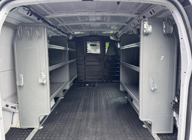 
								2020 Chevrolet Express 2500 Cargo Van full									