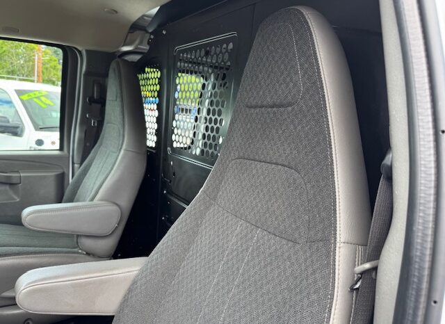 
								2020 Chevrolet Express 2500 Cargo Van full									