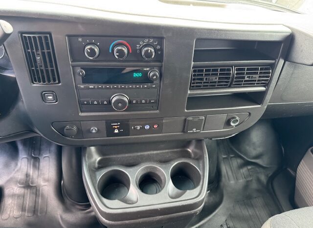 
								2020 Chevrolet Express 2500 Cargo Van full									