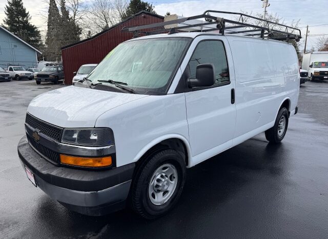 
								2017 Chevrolet Express 3500 Cargo Van full									
