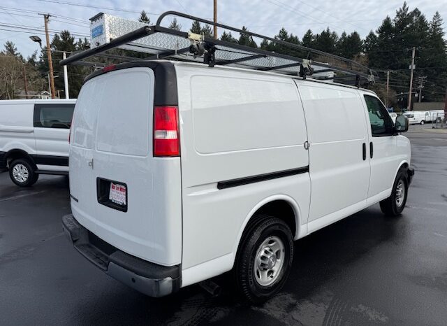 
								2017 Chevrolet Express 3500 Cargo Van full									