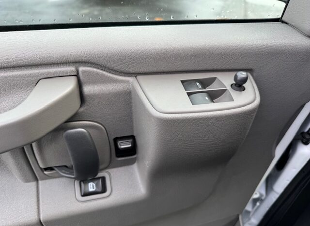 
								2017 Chevrolet Express 3500 Cargo Van full									