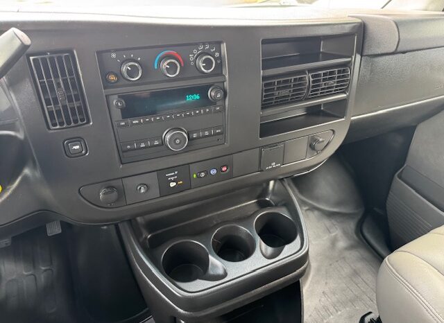 
								2021 Chevrolet Express 2500 Cargo Van full									