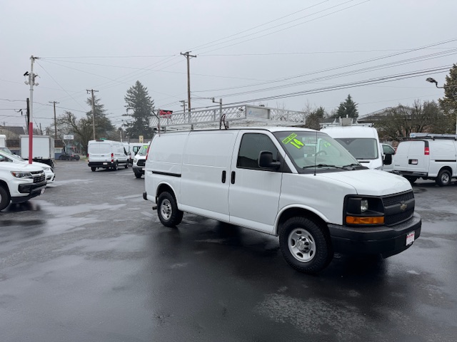 2014 Chevrolet Express 3500 Cargo Van B0103