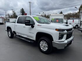 2023 Chevrolet Silverado 2500 HD Crew Cab Pickup **Z71 4×4**