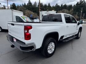 2023 Chevrolet Silverado 2500 HD Crew Cab Pickup **Z71 4×4**