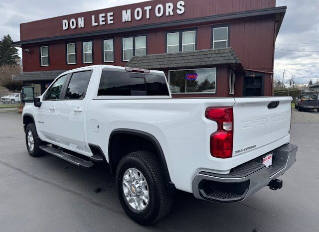 
								2023 Chevrolet Silverado 2500 HD Crew Cab Pickup **Z71 4×4** full									