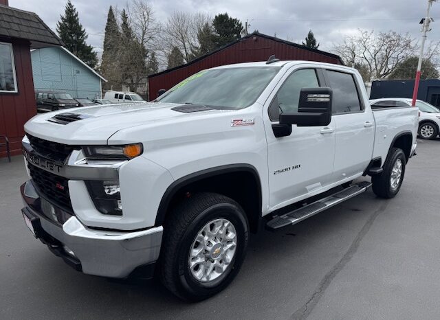 
								2023 Chevrolet Silverado 2500 HD Crew Cab Pickup **Z71 4×4** full									