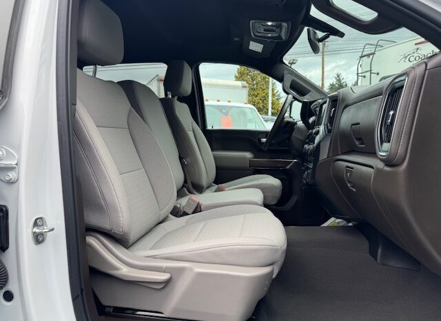 
								2023 Chevrolet Silverado 2500 HD Crew Cab Pickup **Z71 4×4** full									