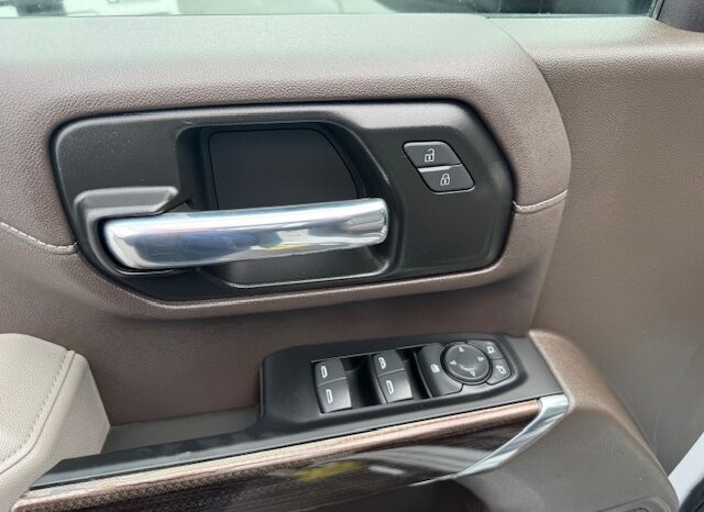 
								2023 Chevrolet Silverado 2500 HD Crew Cab Pickup **Z71 4×4** full									