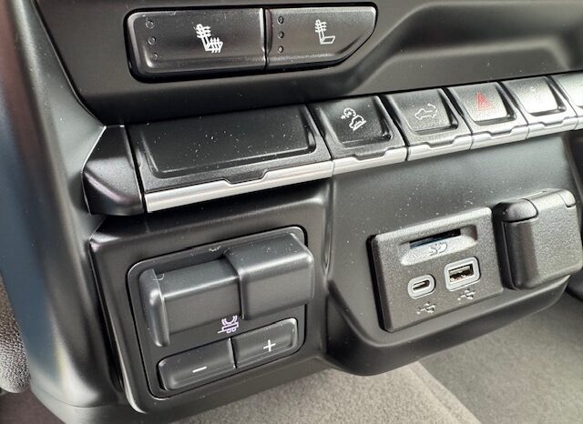 
								2023 Chevrolet Silverado 2500 HD Crew Cab Pickup **Z71 4×4** full									