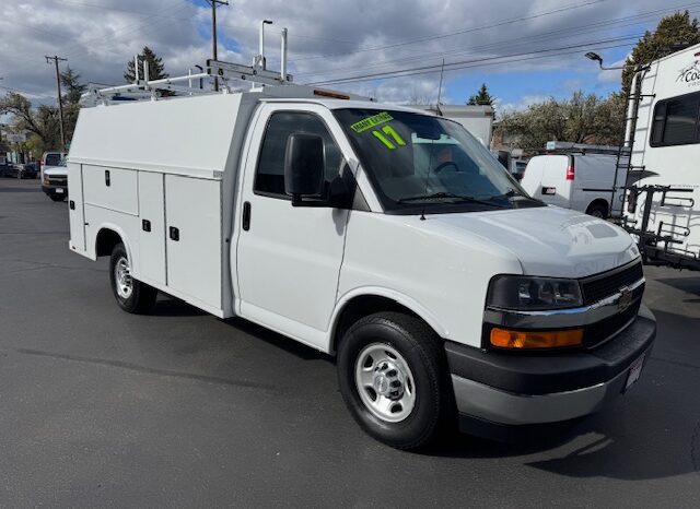 2017 Chevrolet Express 3500 Cutaway Utility Van 13280