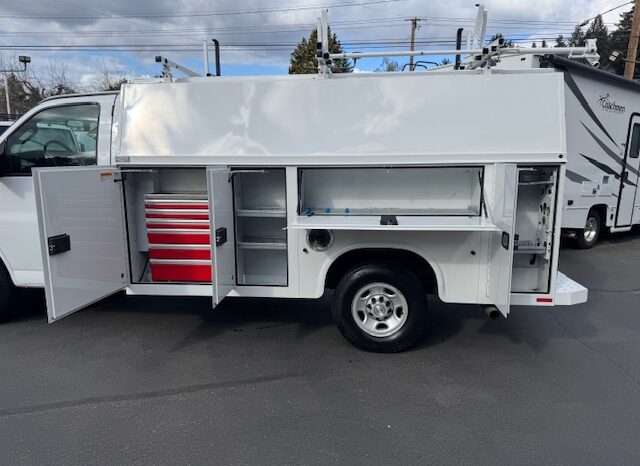 
								2017 Chevrolet Express 3500 Cutaway Van **10ft SERVICE BODY** full									