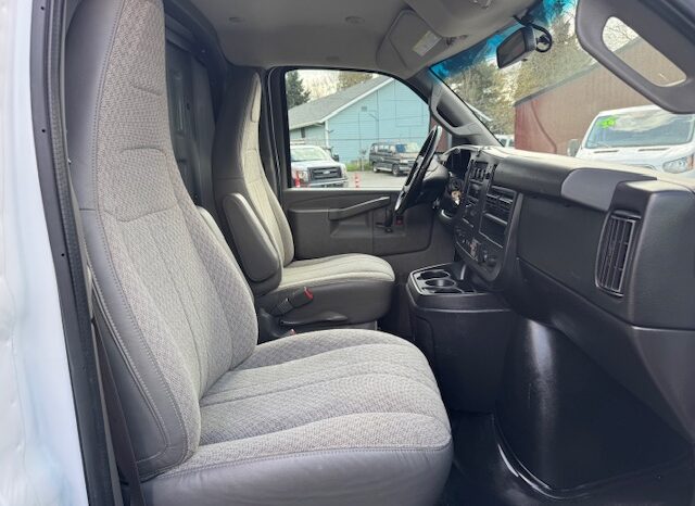 
								2017 Chevrolet Express 3500 Cutaway Van **10ft SERVICE BODY** full									