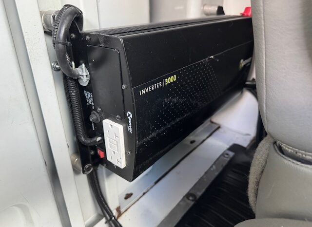 
								2017 Chevrolet Express 3500 Cutaway Van **10ft SERVICE BODY** full									