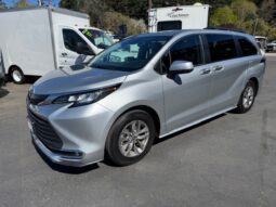 2022 Toyota Sienna XLE Plus AWD Minivan