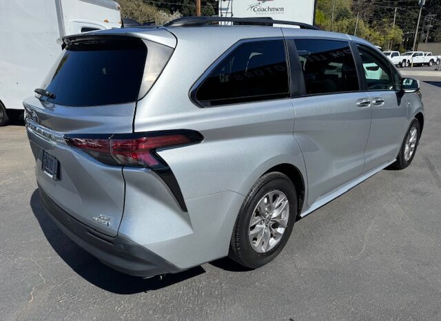 
								2022 Toyota Sienna XLE Plus AWD Minivan full									