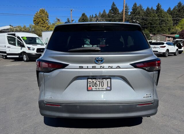 
								2022 Toyota Sienna XLE Plus AWD Minivan full									