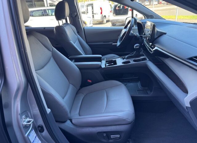 
								2022 Toyota Sienna XLE Plus AWD Minivan full									