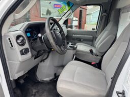 
										2022 Ford E350 Cutaway Van **14ft BOX** full									