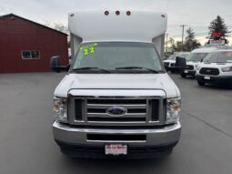 
										2022 Ford E350 Cutaway Van **14ft BOX** full									