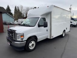 
										2022 Ford E350 Cutaway Van **14ft BOX** full									