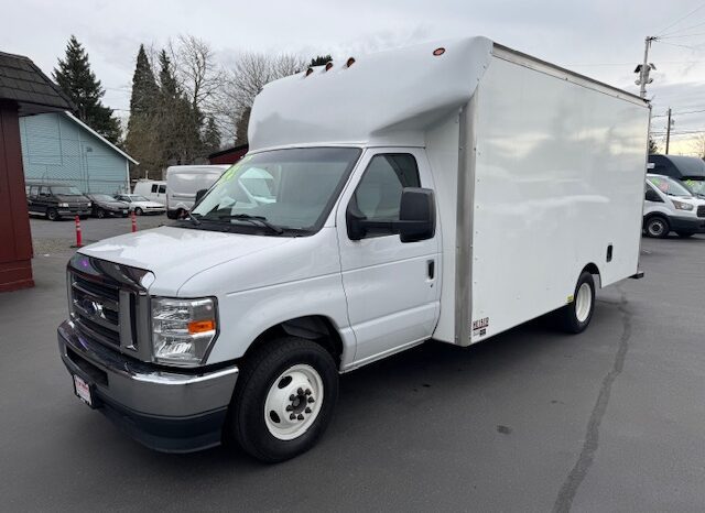 
								2022 Ford E350 Cutaway Van **14ft BOX** full									
