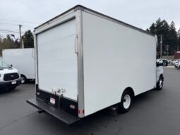 
										2022 Ford E350 Cutaway Van **14ft BOX** full									