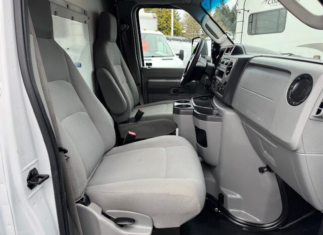 
								2022 Ford E350 Cutaway Van **14ft BOX** full									
