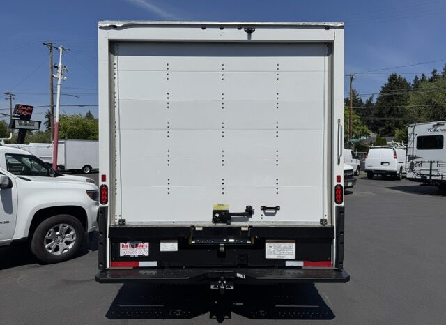 
								2022 GMC Savana 3500 Cutaway Van **16ft BOX** full									