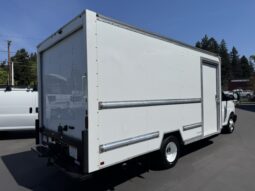 
										2022 GMC Savana 3500 Cutaway Van **16ft BOX** full									