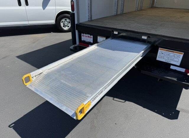 
								2022 GMC Savana 3500 Cutaway Van **16ft BOX** full									