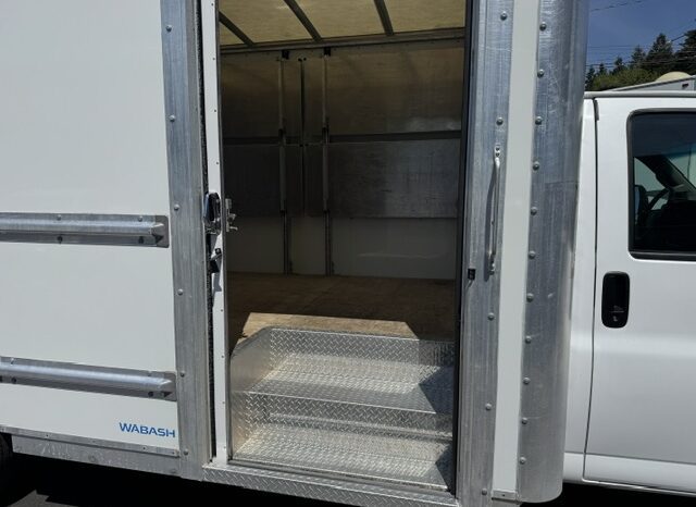 
								2022 GMC Savana 3500 Cutaway Van **16ft BOX** full									
