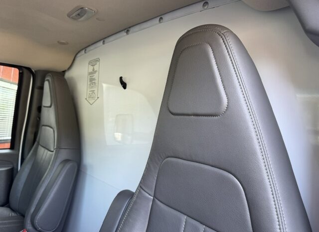 
								2022 GMC Savana 3500 Cutaway Van **16ft BOX** full									
