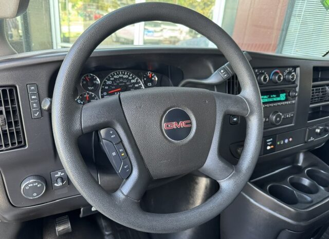 
								2022 GMC Savana 3500 Cutaway Van **16ft BOX** full									
