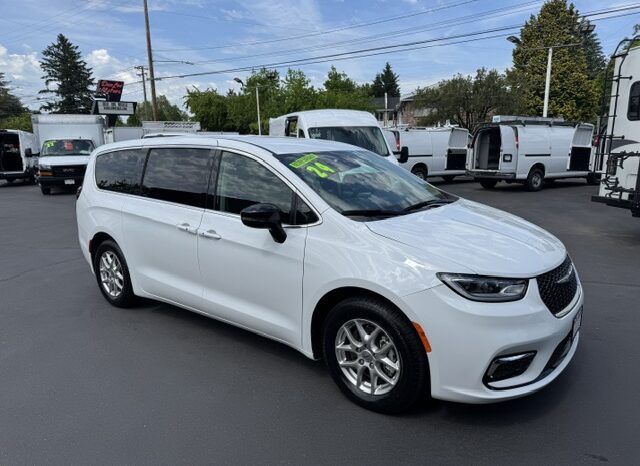 2024 Chrysler Pacifica Touring L Minivan 13289