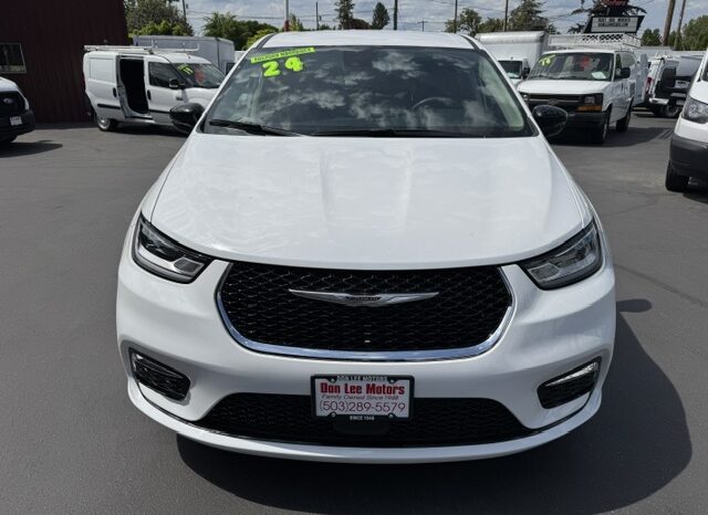 
								2024 Chrysler Pacifica Touring L Minivan full									