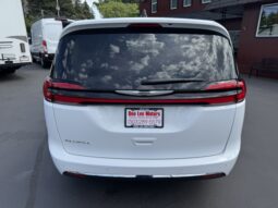 
										2024 Chrysler Pacifica Touring L Minivan full									