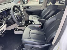 2024 Chrysler Pacifica Touring L Minivan