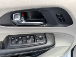 
										2024 Chrysler Pacifica Touring L Minivan full									
