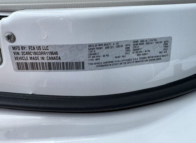 
								2024 Chrysler Pacifica Touring L Minivan full									