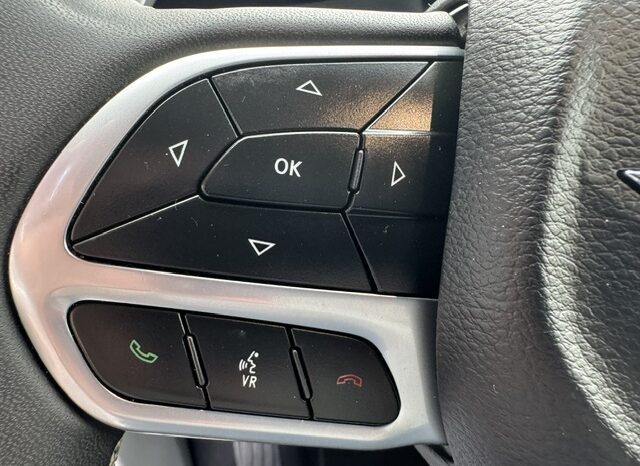 
								2024 Chrysler Pacifica Touring L Minivan full									