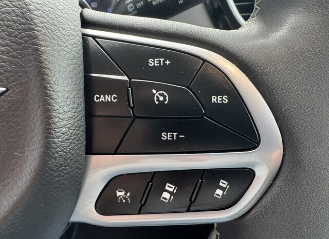
								2024 Chrysler Pacifica Touring L Minivan full									